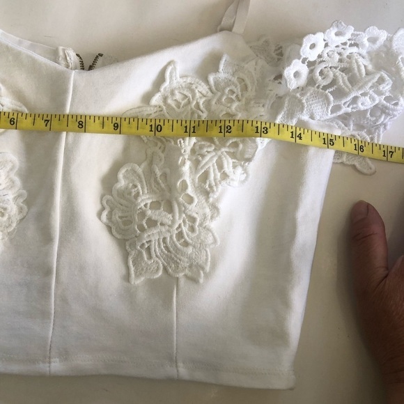 Haute Monde Cold Shoulder Lace Detail Crop Top Size Small - Picture 8 of 13